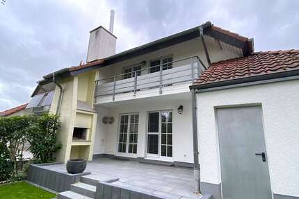 Haus zum Mieten in Hofheim-Langenhain 2.000 € 190 m² 5 zimmer