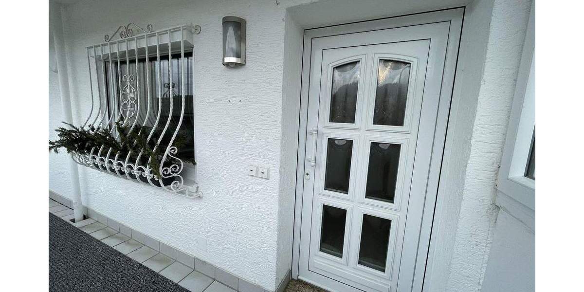 Etagenwohnung Niedernhausen - 4 Zimmer, 90 m&sup2;, 220.000&euro; | Angebot:25823326