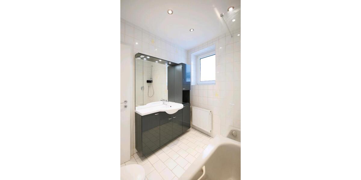 Etagenwohnung Hanau Lamboy - 3 Zimmer, 70 m&sup2;, 1.150&euro; | Angebot:25656921