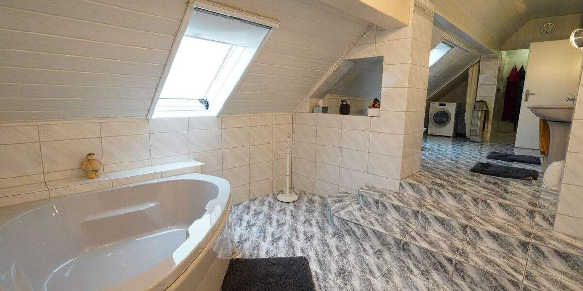 Mehrfamilienhaus, Wohnhaus Friedberg Dorheim - 9 Zimmer, 328 m&sup2;, 890.000&euro; | Angebot:25738250