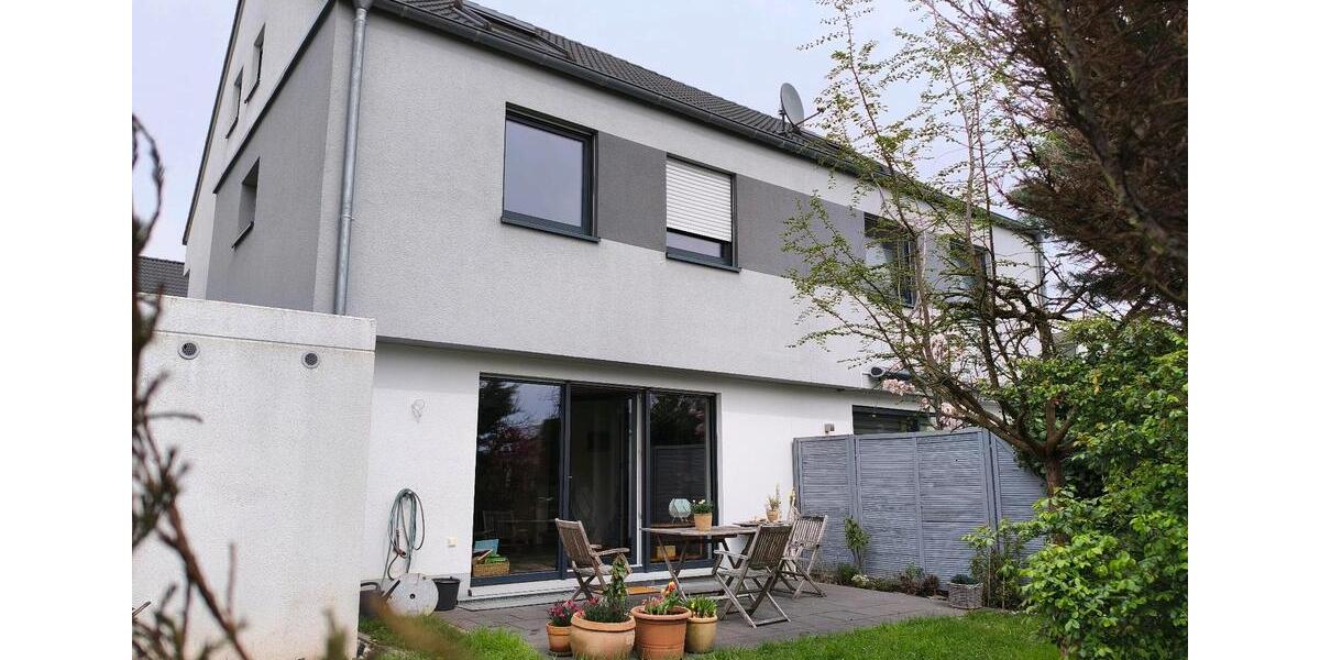 Doppelhaushälfte Bad Nauheim - 6 Zimmer, 146 m&sup2;, 2.200&euro; | Angebot:26213753