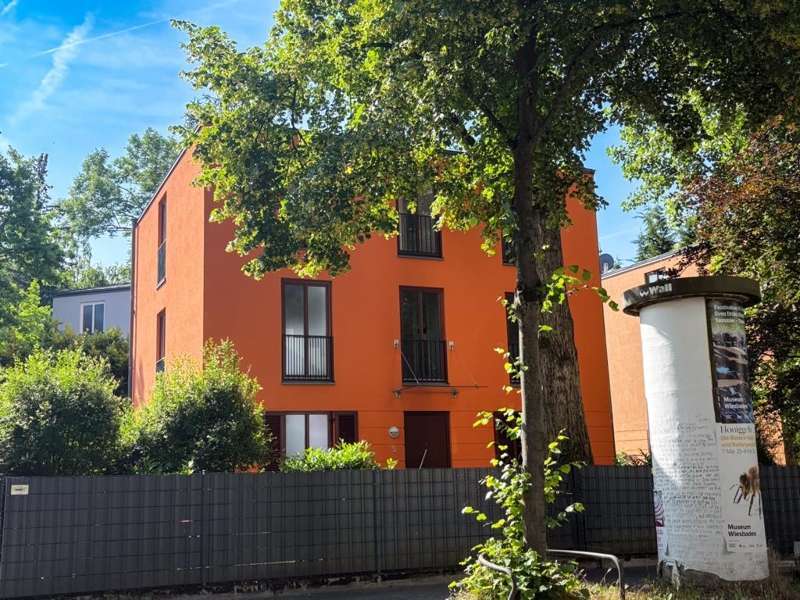 Haus zum Kaufen in Wiesbaden 1.200.000 € 200 m²