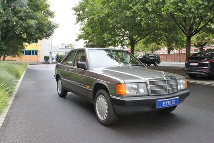 Mercedes-Benz 190 33.500 km 14.900 € Frankfurt 60386