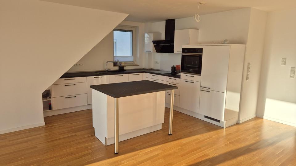 Hell-Offen-Luftig- Maisonette mit großer Sonnenterrasse 4 zimmer