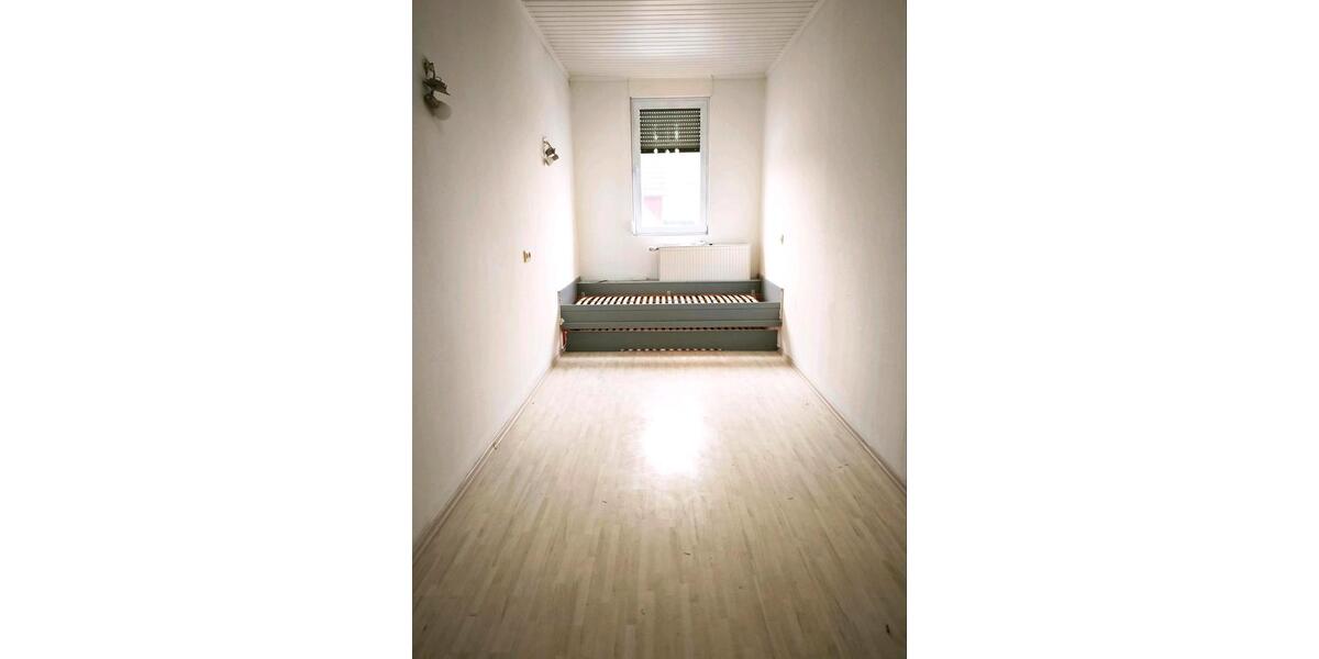 Etagenwohnung Babenhausen - 5.5 Zimmer, 145 m&sup2;, 1.500&euro; | Angebot:25049002