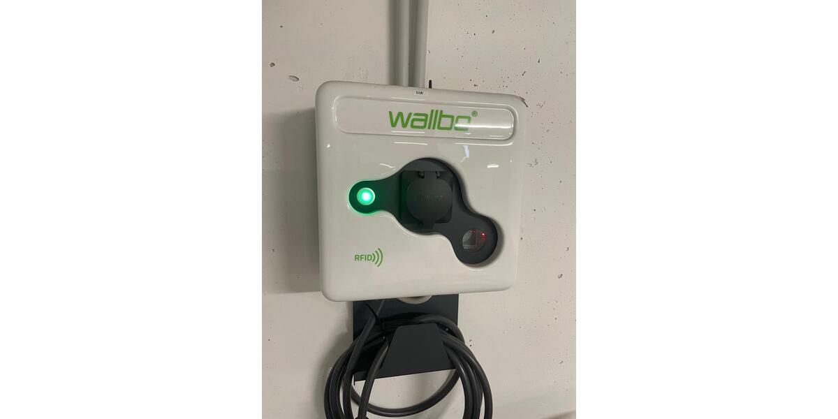 Luxus 2-Z.-Penthouse (98 m²) - Terrasse, AC, TG, Kamin; Möbel 2 zimmer