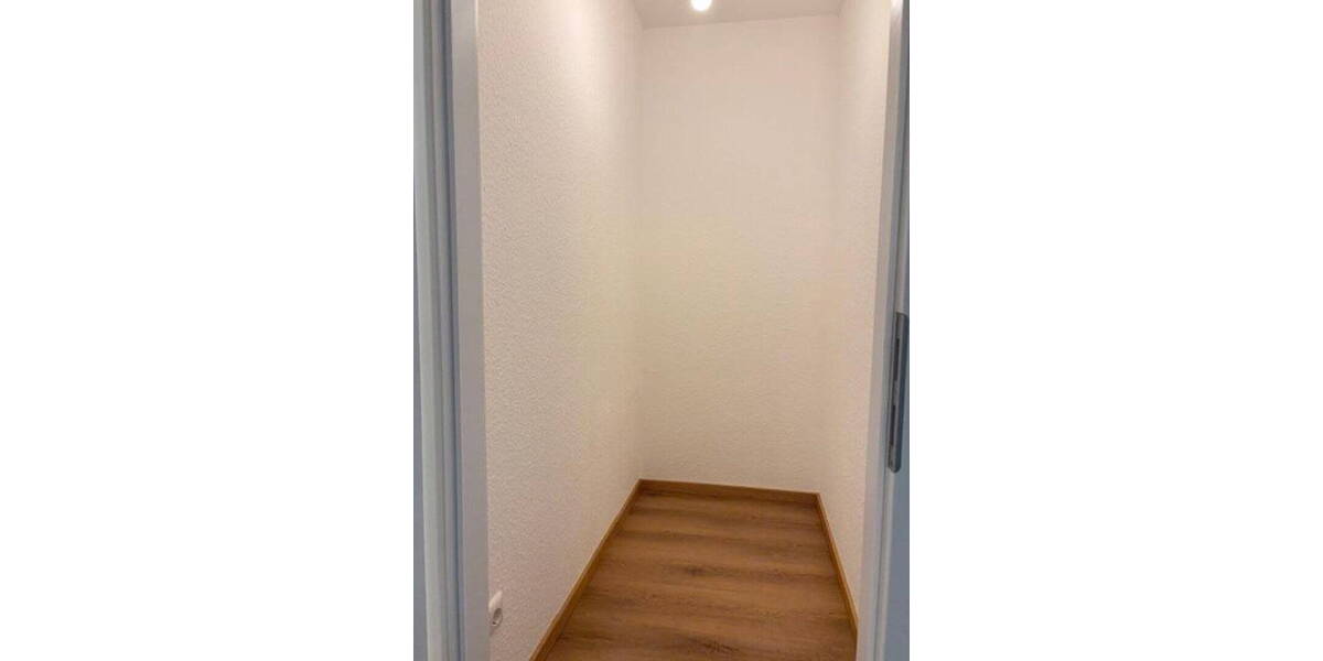 Etagenwohnung Dreieich Götzenhain - 2 Zimmer, 71 m&sup2;, 950&euro; | Angebot:26903814