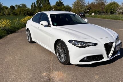 Alfa Romeo Giulia 69.700 km 15.700 &euro; Frankfurt 60439
