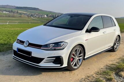 VW Golf 54.000 km 30.290 &euro; Niedernhausen 65527