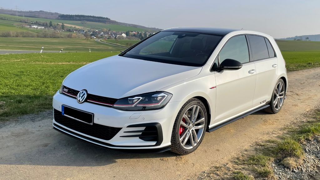VW Golf 54.000 km 30.290 &euro; Niedernhausen 65527