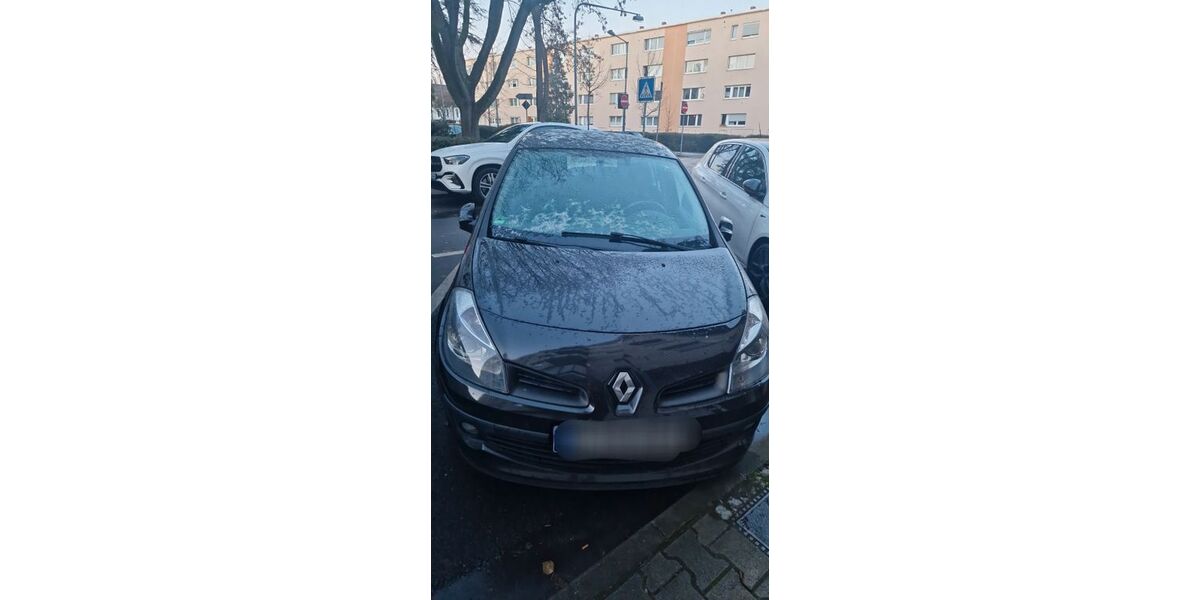Renault Clio 142.000 km 1.980 &euro; Frankfurt am Main 65929