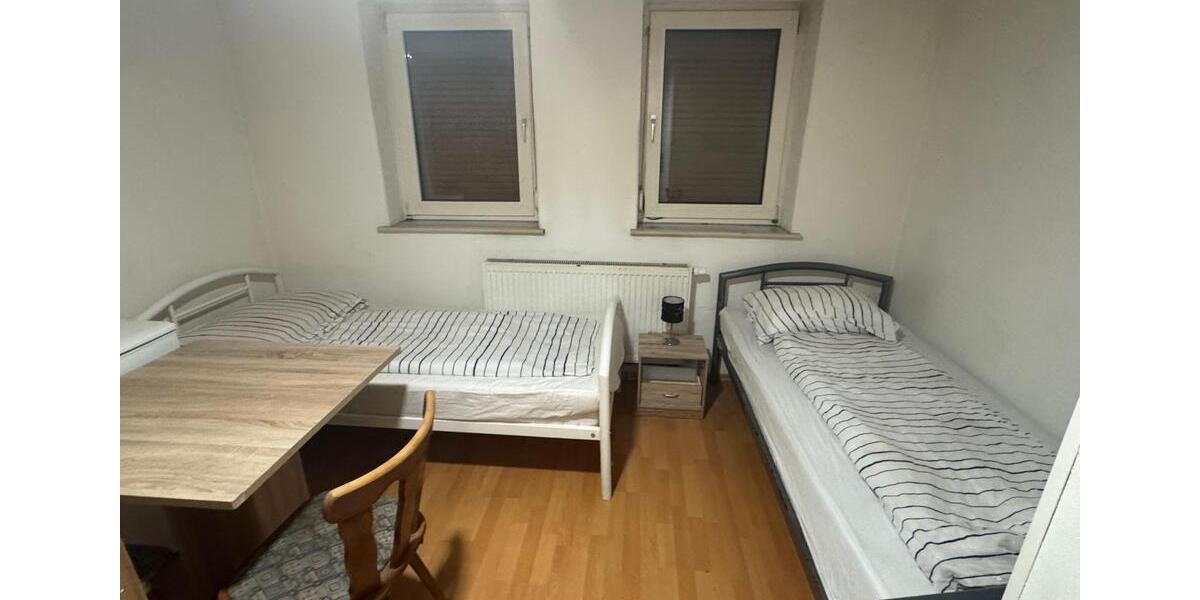 Einfamilienhaus Frankfurt am Main - 14 Zimmer, 200 m&sup2;, 2.500&euro; | Angebot:26132835