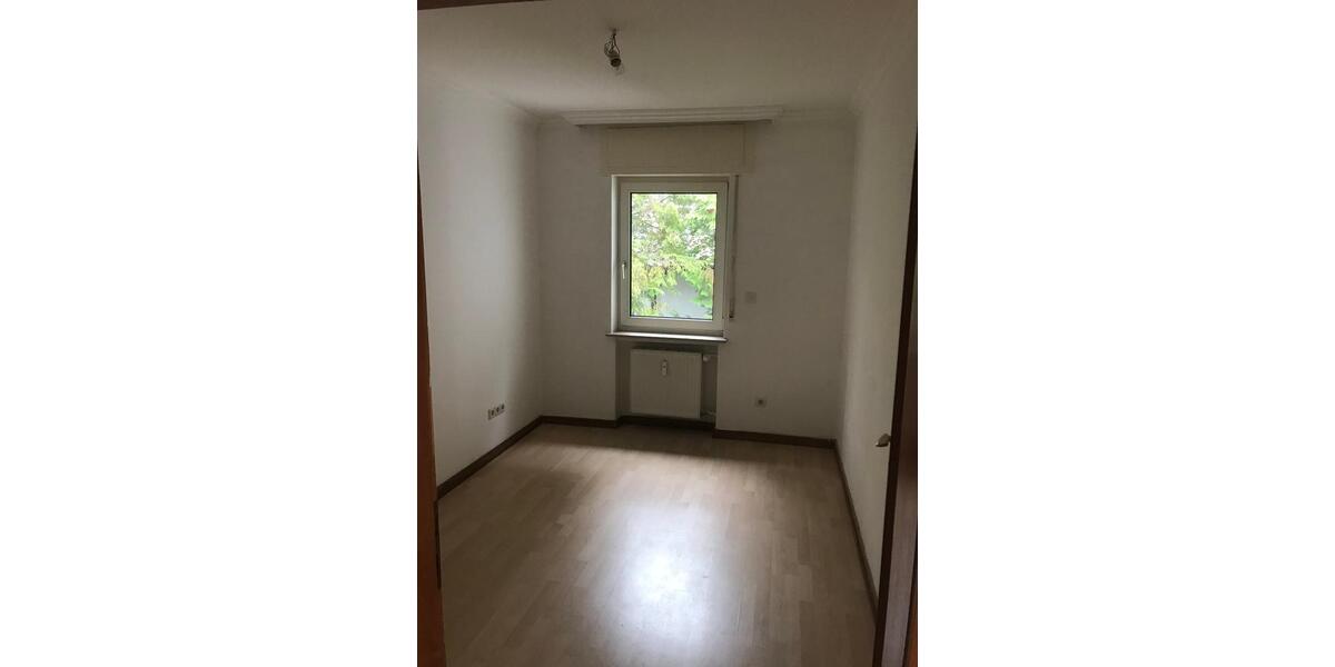 Etagenwohnung Offenbach am Main Bieber - 4 Zimmer, 100 m&sup2;, 1.375&euro; | Angebot:24838326