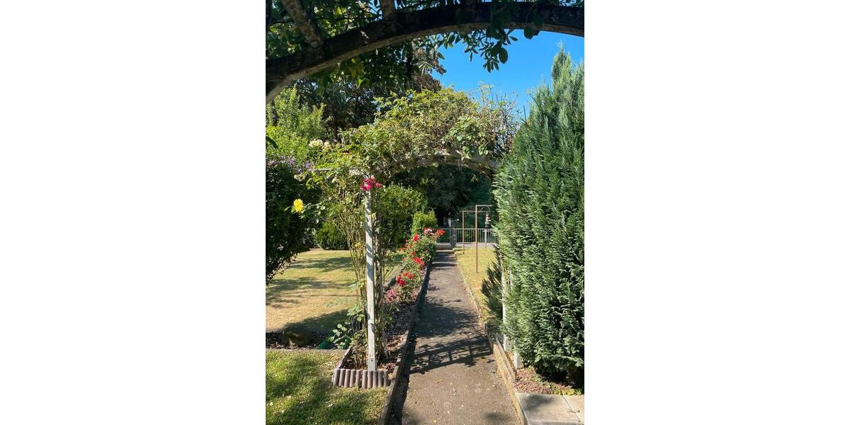 Doppelhaushälfte MFH mit großem Garten 7 zimmer