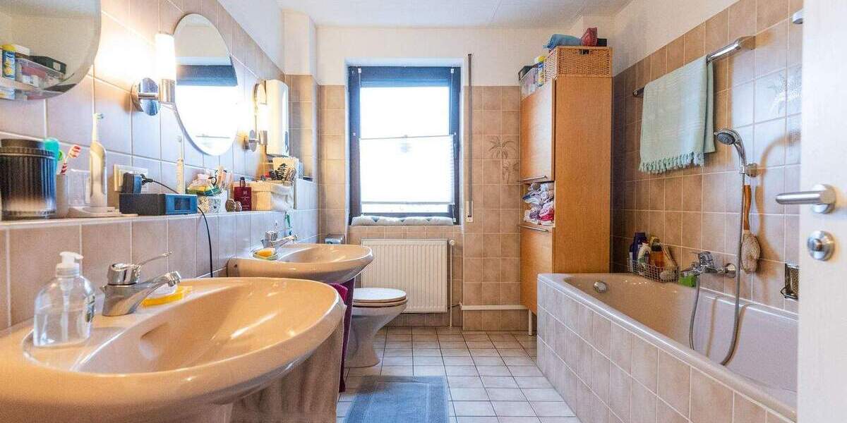 Etagenwohnung Bischofsheim - 5 Zimmer, 166 m&sup2;, 430.000&euro; | Angebot:25725812