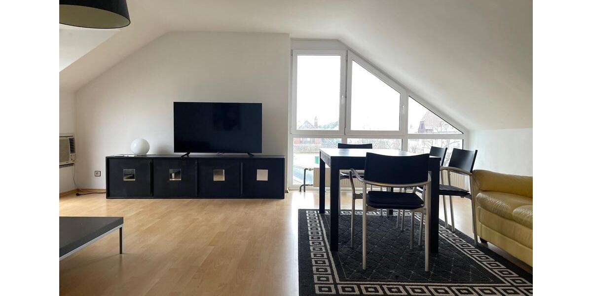 Helle, möblierte Dachgeschosswohnung mit Klimaanlage in Bessungen 2 zimmer