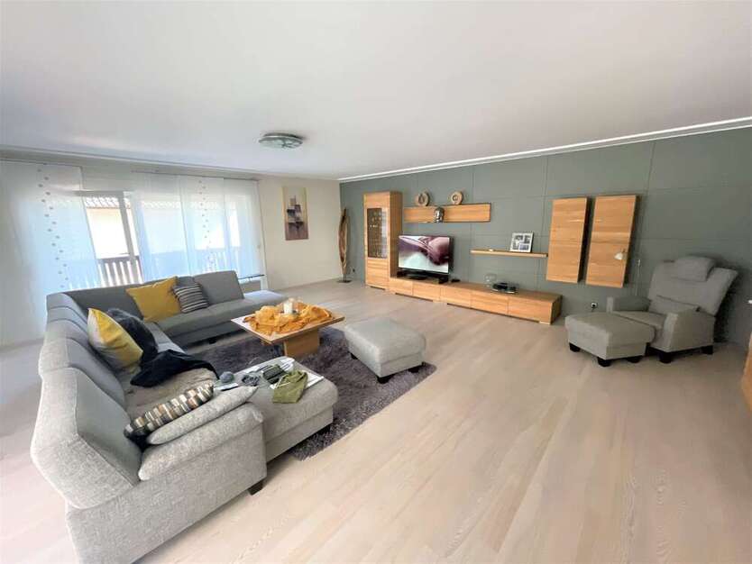 Haus zum Kaufen in Friedberg 990.000 € 328 m²