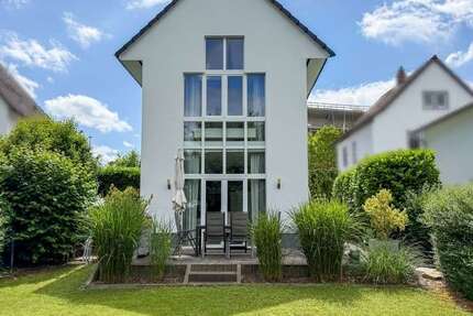 Haus Eschborn - 7.5 Zimmer, 239 m&sup2;, 649.000&euro; | Angebot:25903188