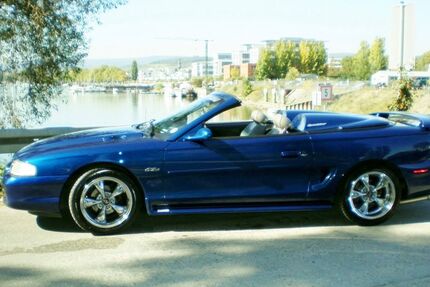 Ford Mustang 125.000 km 14.500 € Wiesbaden 65201