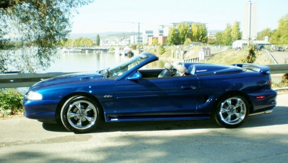 Ford Mustang 125.000 km 14.500 € Wiesbaden 65201