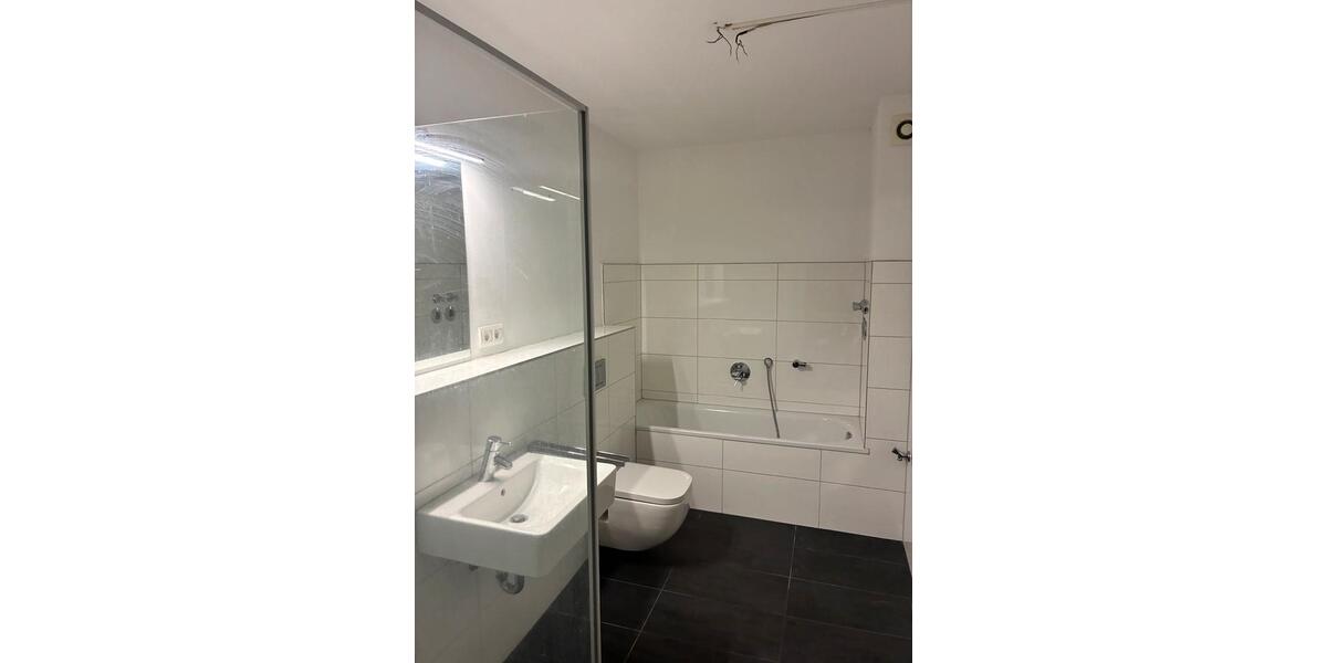 Etagenwohnung Frankfurt am Main Mitte-Nord - 2 Zimmer, 84 m&sup2;, 1.461&euro; | Angebot:24418134