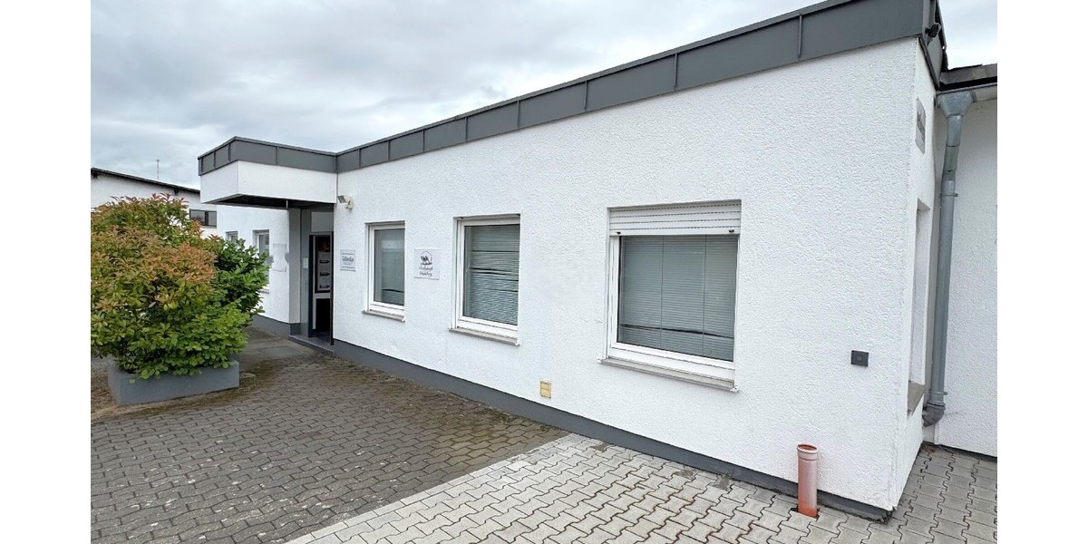 albero:) Halle und Büros 7 zimmer