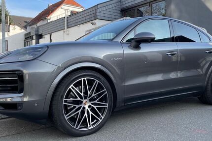 Porsche Cayenne 7.500 km 124.590 &euro; Flörsheim am Main 65439