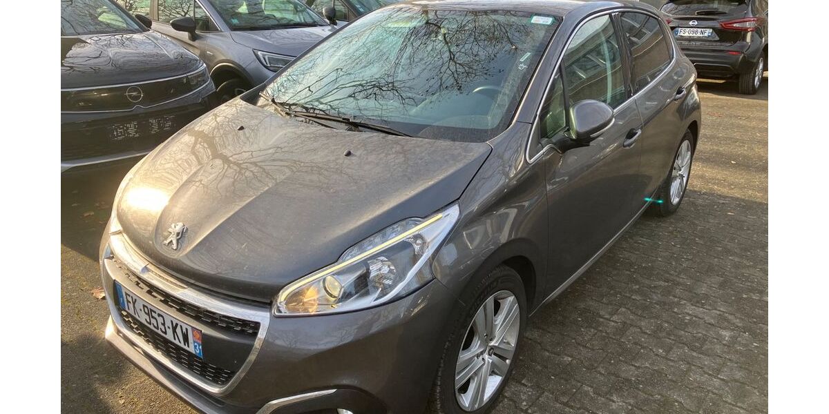 Peugeot 208 125.000 km 5.950 &euro; Hofheim am Taunus 65719