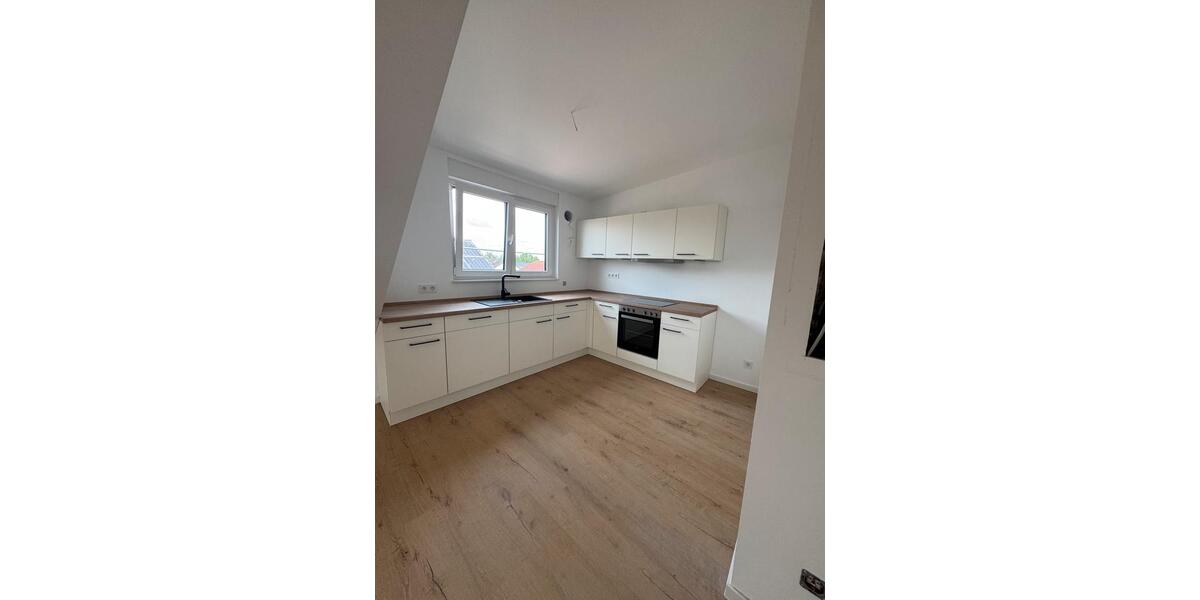 Dachgeschoßwohnung Büttelborn - 2.5 Zimmer, 72 m&sup2;, 1.150&euro; | Angebot:26413393