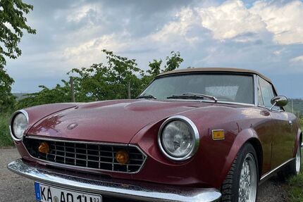 Fiat 124 Spider 120.966 km 11.900 € Wiesbaden 65199