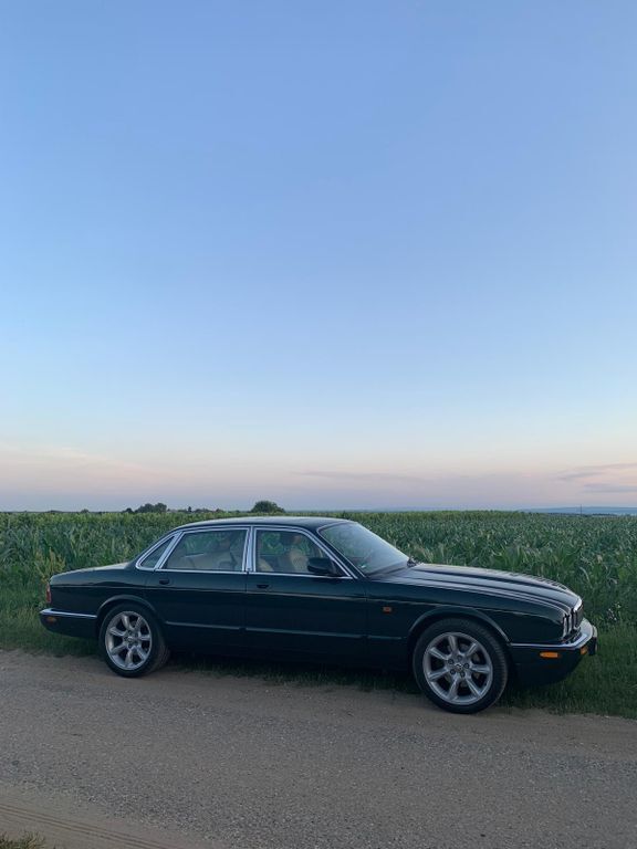 Jaguar XJ 121.358 km 18.200 € Usingen 61250