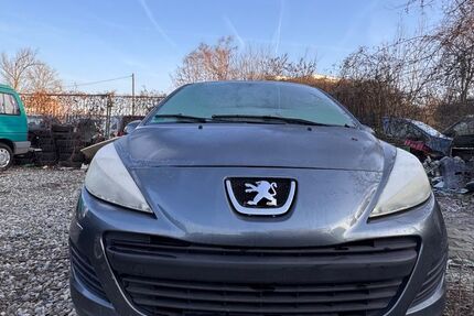 Peugeot 207 172.500 km 1.299 &euro; Frankfurt 60486