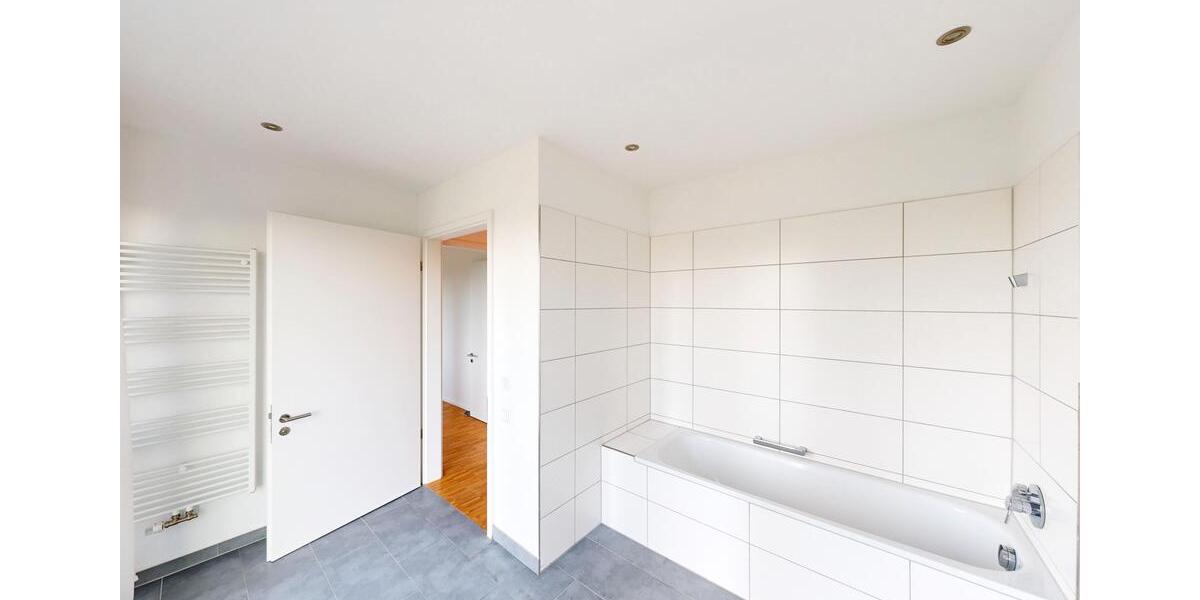 Etagenwohnung Frankfurt am Main Bockenheim - 4 Zimmer, 130 m&sup2;, 2.480&euro; | Angebot:26096581