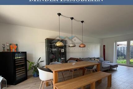 Haus Wöllstadt - 6 Zimmer, 194 m&sup2;, 2.300&euro; | Angebot:26167919