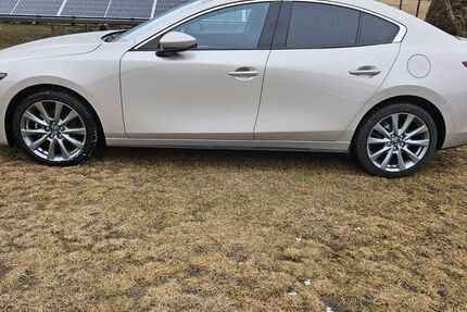 Mazda 3 3.550 km 28.900 &euro; Neuberg 63543