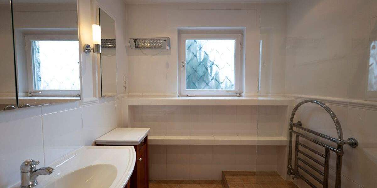 Einfamilienhaus Frankfurt am Main Bergen-Enkheim - 7 Zimmer, 224 m&sup2;, 1.395.000&euro; | Angebot:25373870