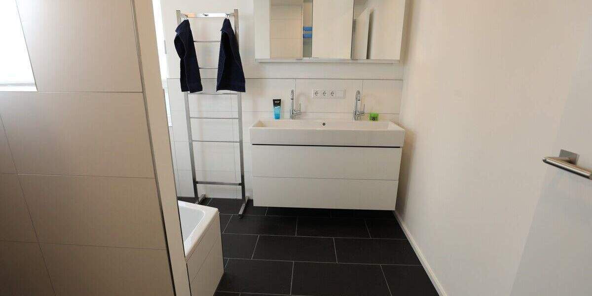 Einfamilienhaus Niederdorfelden - 7 Zimmer, 210 m&sup2;, 3.100&euro; | Angebot:24401392