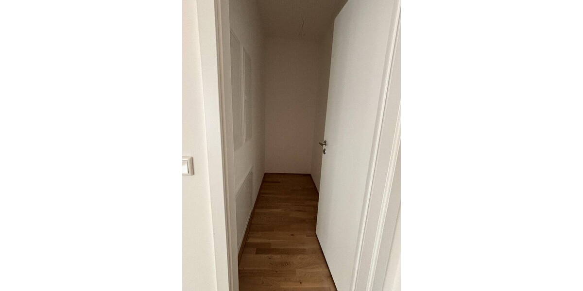 Etagenwohnung Darmstadt - 3 Zimmer, 75 m&sup2;, 1.360&euro; | Angebot:25756432