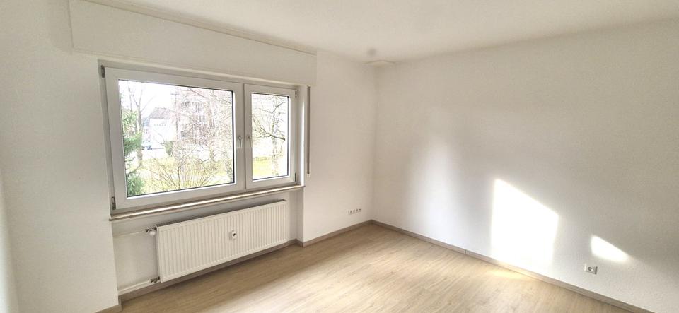 Etagenwohnung Flörsheim am Main - 3 Zimmer, 83 m&sup2;, 1.250&euro; | Angebot:25382269