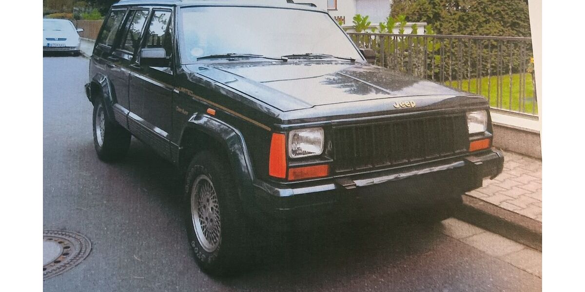 Jeep Cherokee 101.378 km 15.000 &euro; Frankfurt am Main 60325