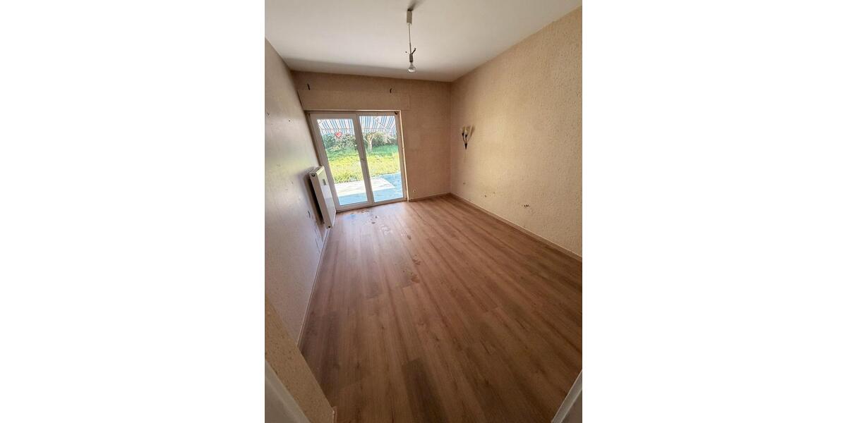 Erdgeschoßwohnung Wehrheim - 4 Zimmer, 110 m&sup2;, 1.800&euro; | Angebot:26400045