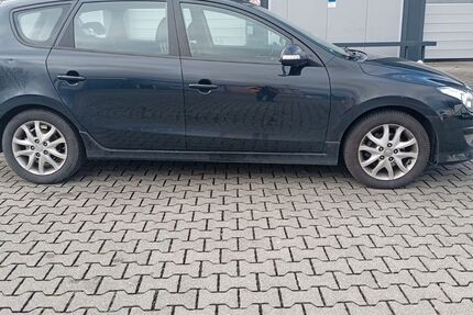 Hyundai i30 312.000 km 1.990 &euro; Hanau 63452