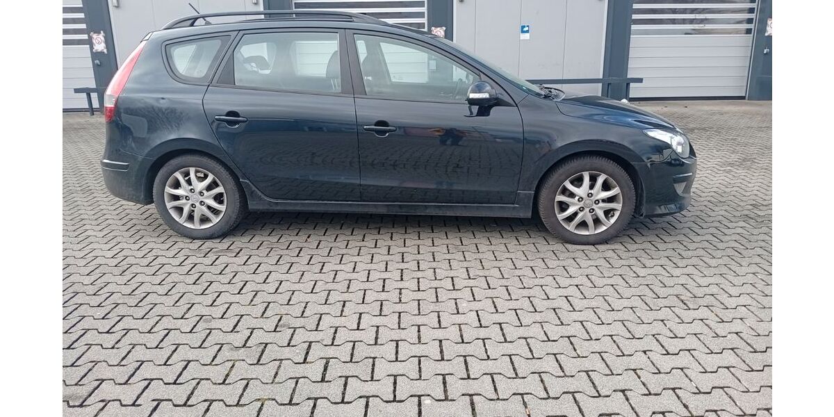 Hyundai i30 312.000 km 1.990 &euro; Hanau 63452