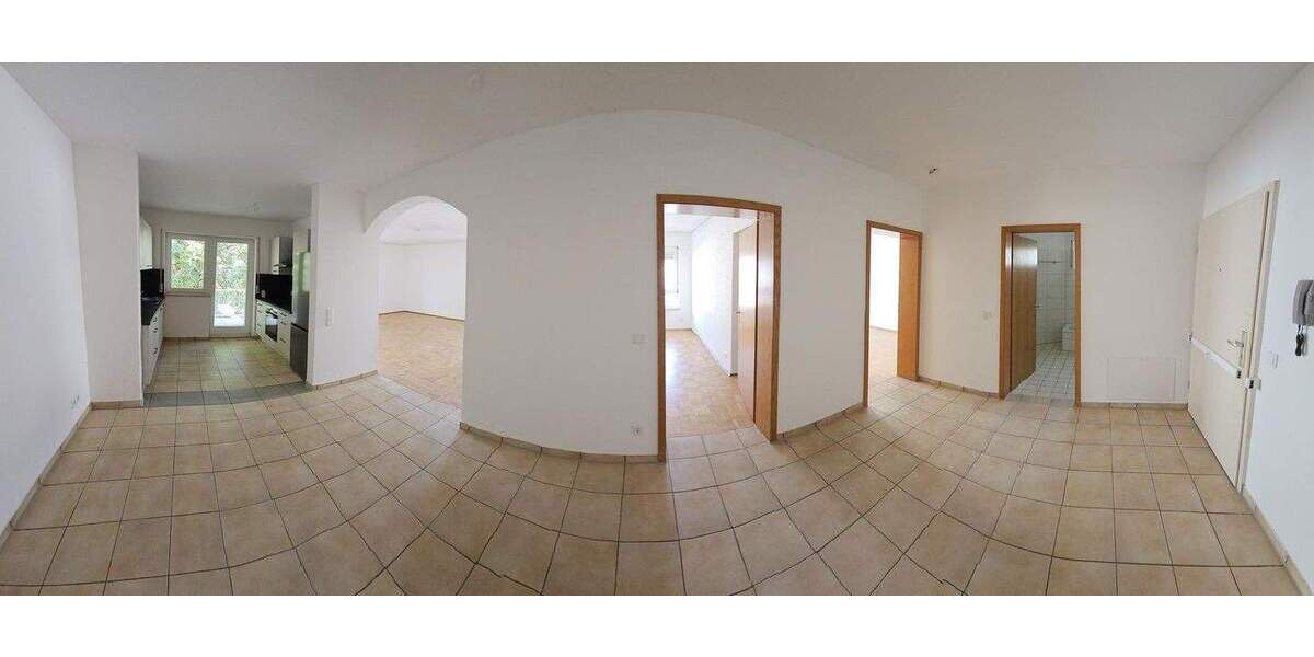 Balkon, EBK & Parkplatz zentral 3 zimmer