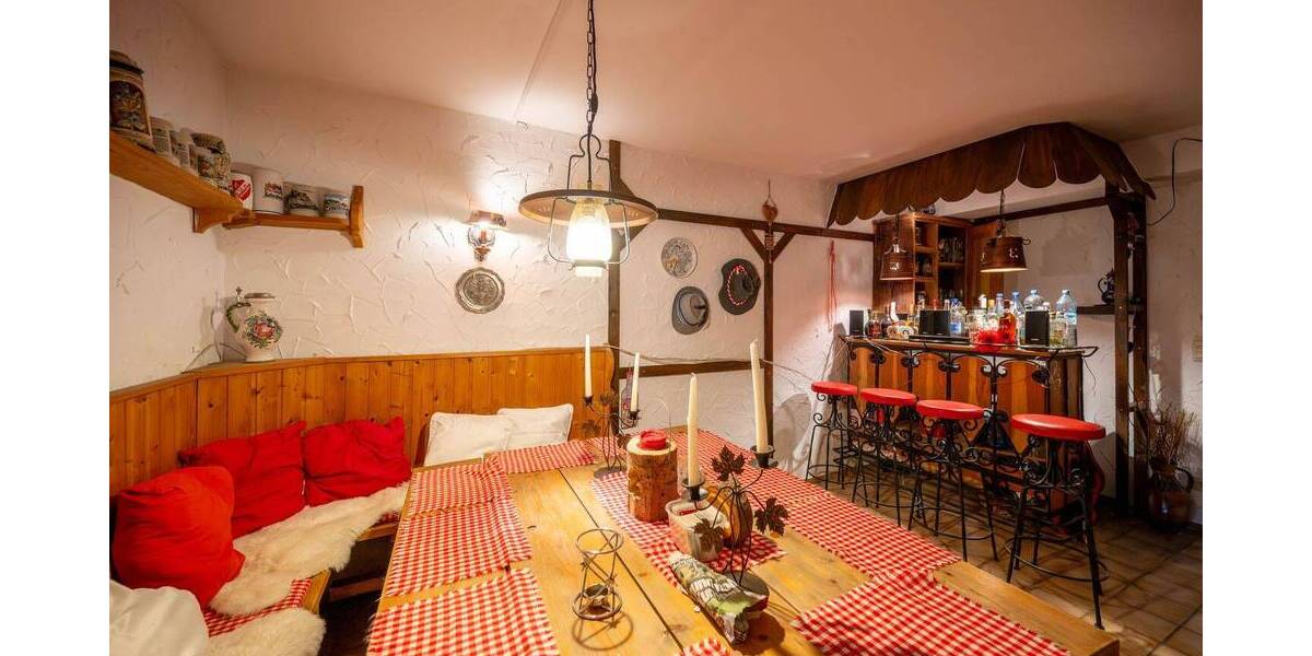 Einfamilienhaus Frankfurt am Main Nieder-Eschbach - 8 Zimmer, 291 m&sup2;, 1.285.000&euro; | Angebot:26685208