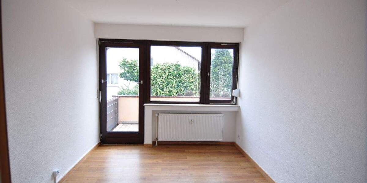 Etagenwohnung Kriftel - 3 Zimmer, 91 m&sup2;, 1.100&euro; | Angebot:24974583