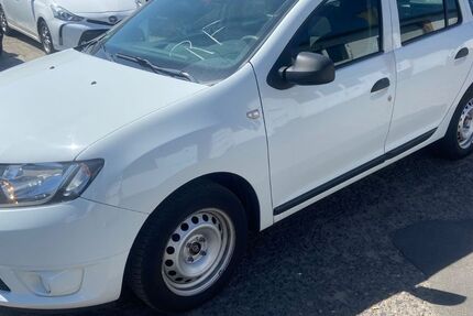 Dacia Logan 141.000 km 2.990 &euro; Hanau 63452