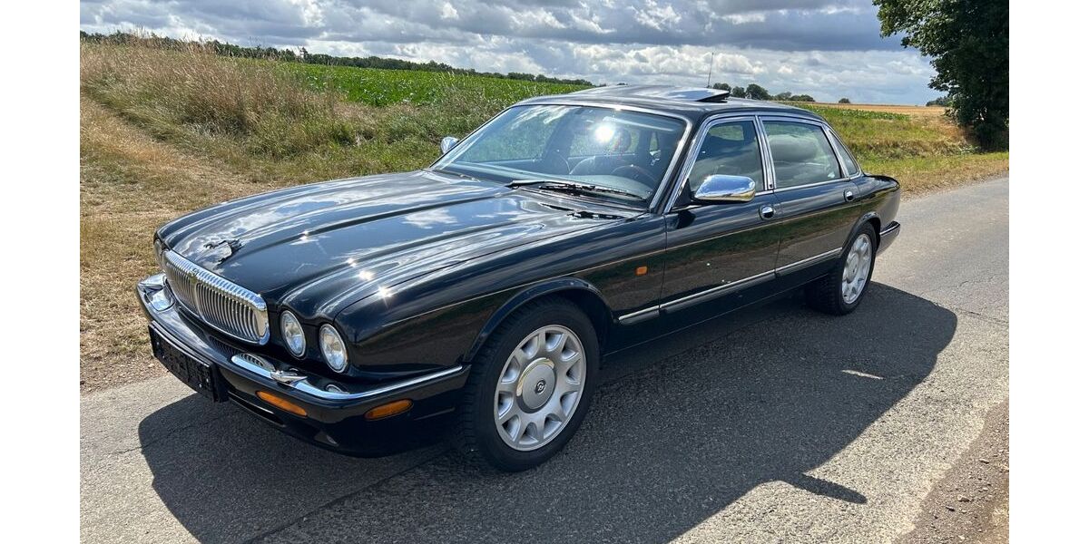Jaguar Daimler 197.000 km 16.900 &euro; Bad Nauheim 61231