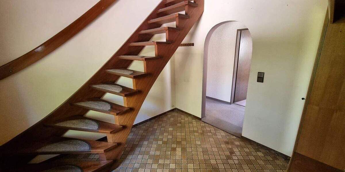 Mehrfamilienhaus, Wohnhaus Bad Homburg Ober-Erlenbach - 8 Zimmer, 177 m&sup2;, 725.000&euro; | Angebot:25657545