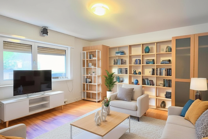 Haus zum Kaufen in Frankfurt am Main 1.299.000 € 280 m² 12 zimmer